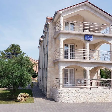 Apartments Palaca Sunca Srima Exteriör bild