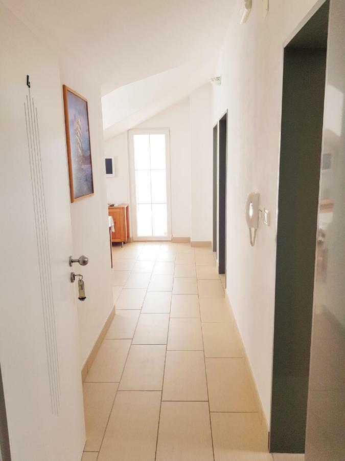 Apartments Palaca Sunca Srima Exteriör bild